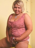 free bbw pics Exciting horny plump blonde...